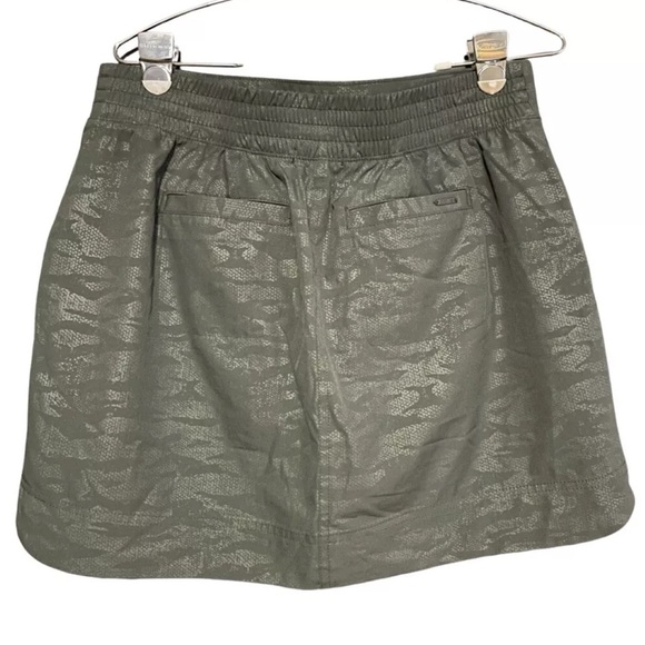 Orvis Travel Skort Skirt W/ Shorts Stretch Fabric Green Camo Women's Size Small - Picture 3 of 5
